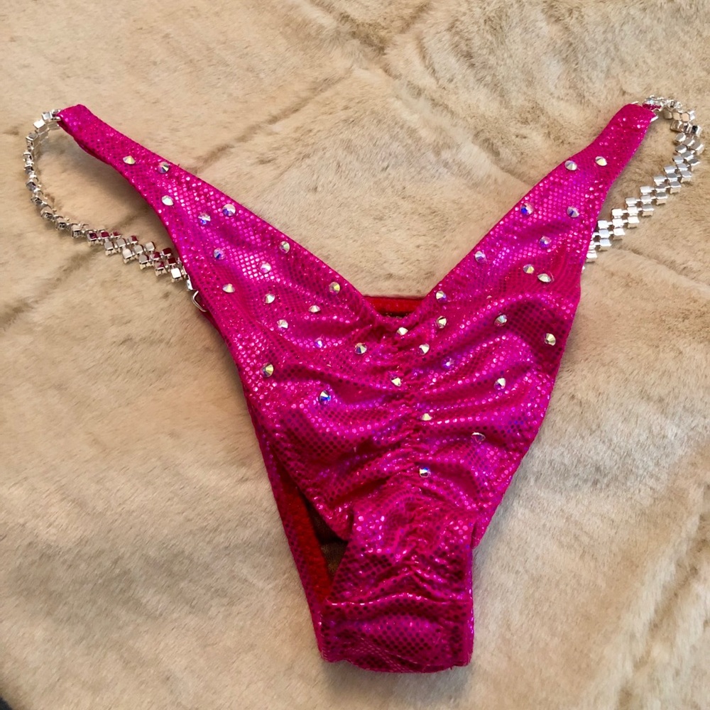 Competition Bikini - Picture 2 of 5